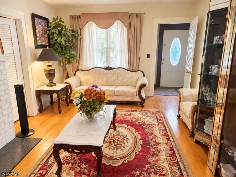 74 Rollinson St, West Orange, NJ 07052 - #3
