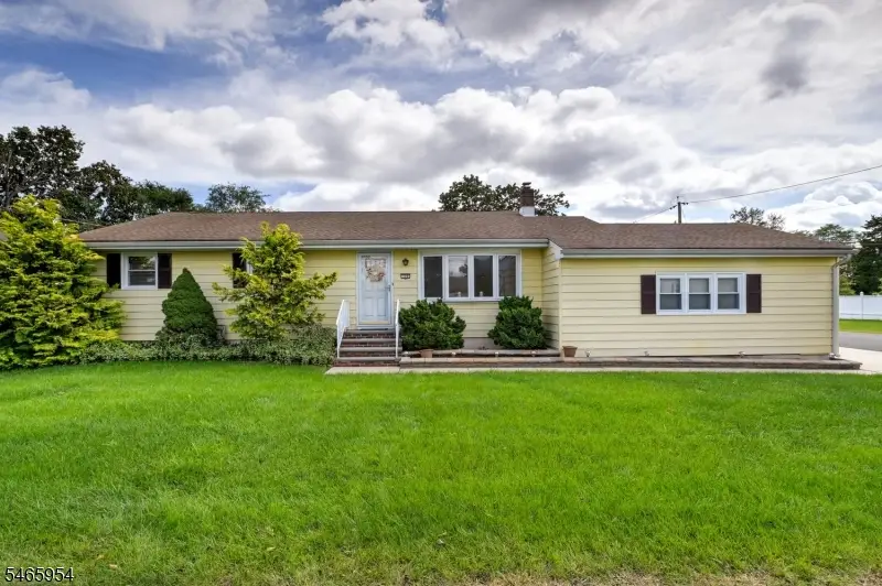 129 Irvington Ave, Franklin, NJ 08873 - #2