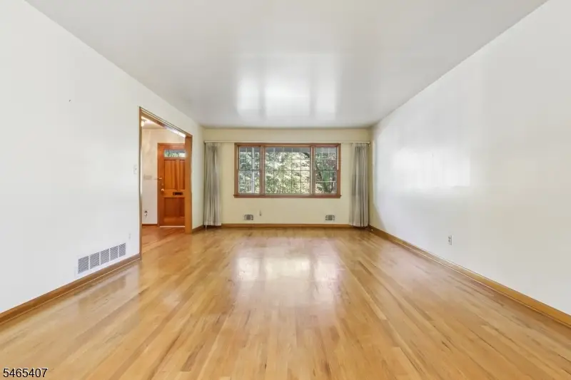 25 Wardle Ave, Berkeley Heights, NJ 07922 - #3