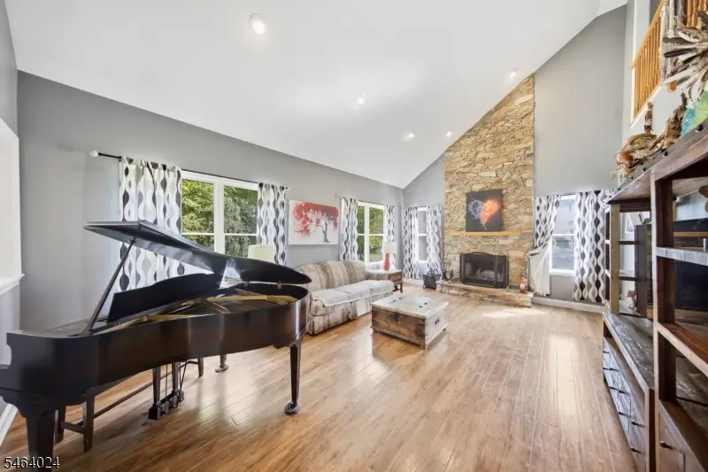 18 Cornerstone Dr, Allamuchy, NJ 07840 - #3