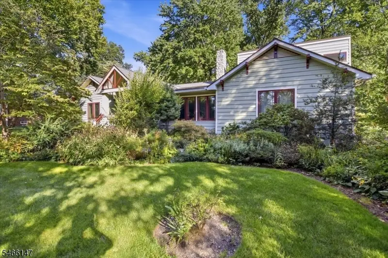 2032 Brookside Dr, Scotch Plains, NJ 07076 - #1