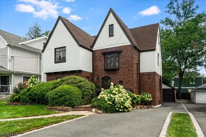 28 S Mountain Rd, Millburn, NJ 07041 - #1