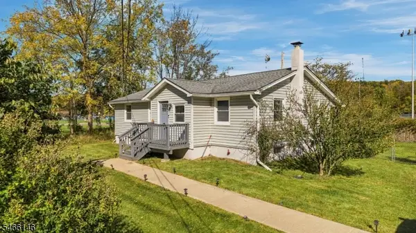 51 Cork Hill Rd, Franklin Boro, NJ 07416