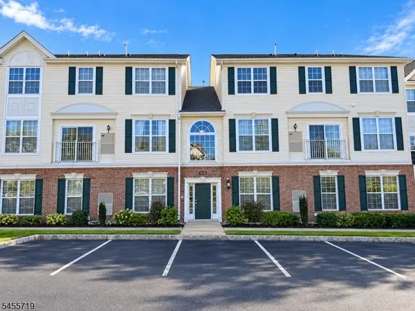 255 Windmill Ct, Lopatcong Twp., NJ 08865