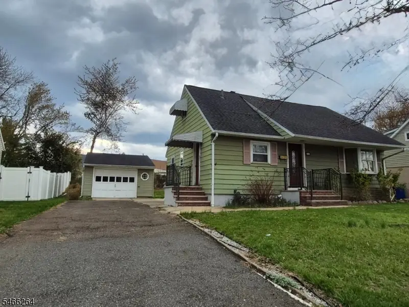66 Independence Dr, Roselle, NJ 07203 - #2