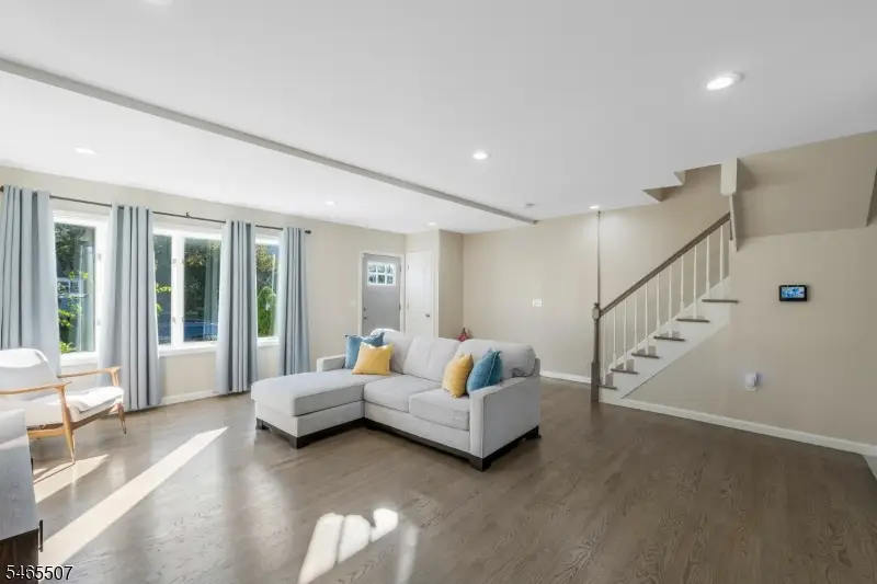 208 Walnut St, Roselle Park, NJ 07204 - #3