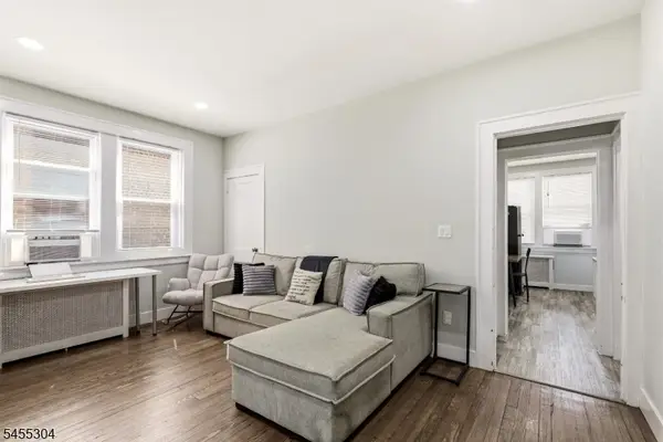 27 Lindsley Pl, East Orange City, NJ 07018