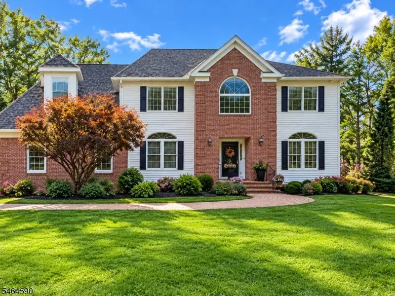8 Chaucer Dr, Clinton, NJ 08801 - #1