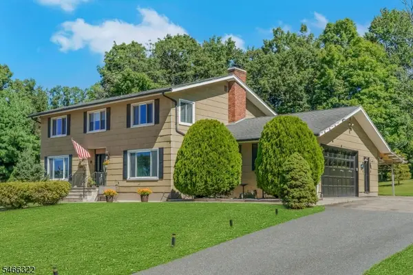 40 Hillsdale Dr, Vernon Twp., NJ 07461