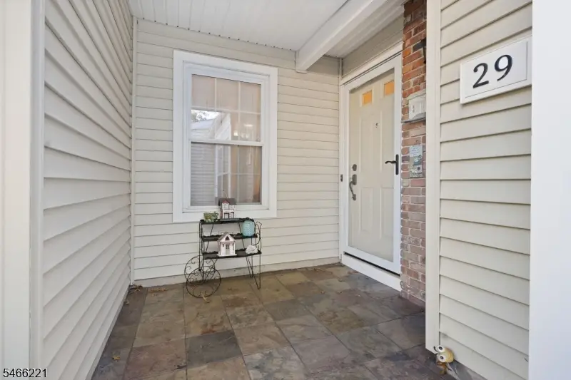 29 Avebury Pl, Franklin, NJ 08873 - #3