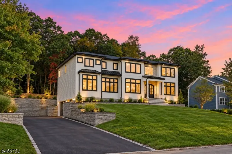 6 Cliffside Dr, Livingston, NJ 07039 - #2