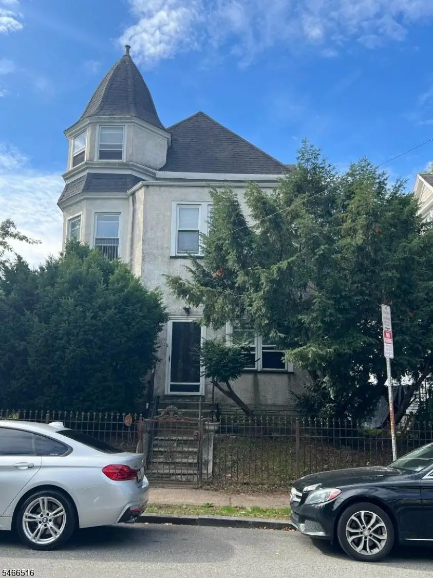 2 Howell Pl #4, Newark, NJ 07106 - #1