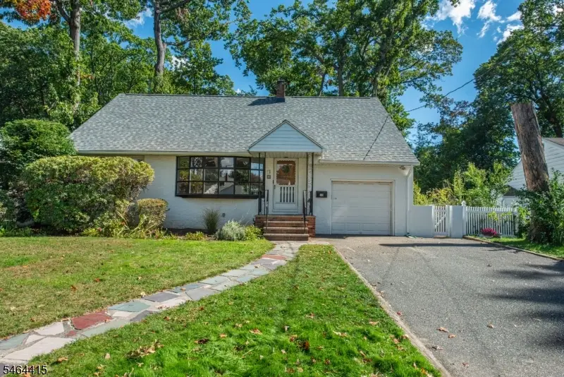 10 Fernwood Dr, Fair Lawn, NJ 07410 - #1
