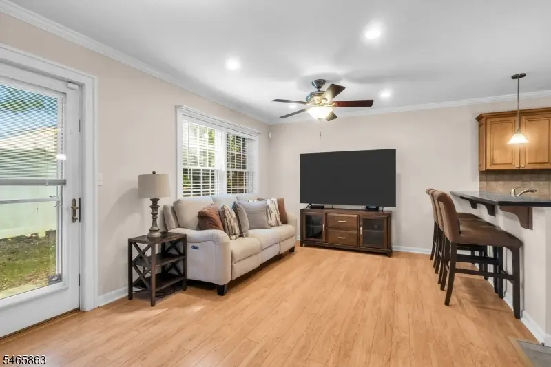 645 Ridgedale Ave #4, East Hanover, NJ 07936 - #3