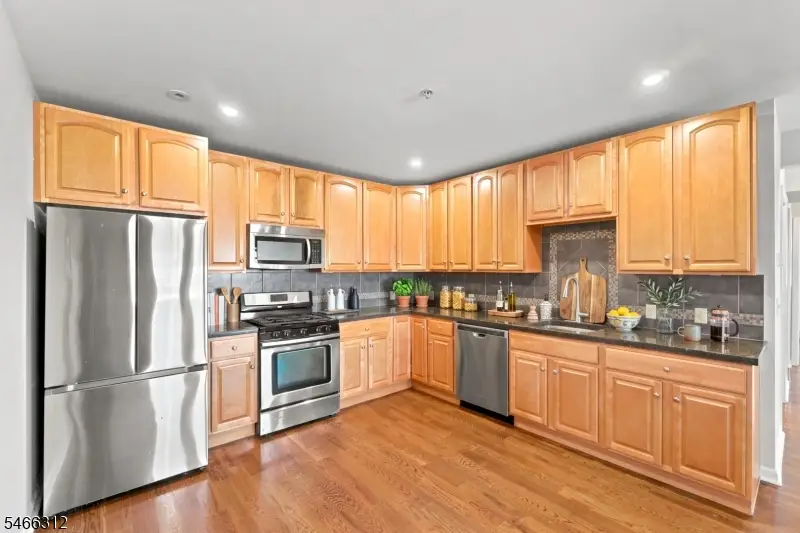 22 Sylvan St #2A, Rutherford, NJ 07070 - #3