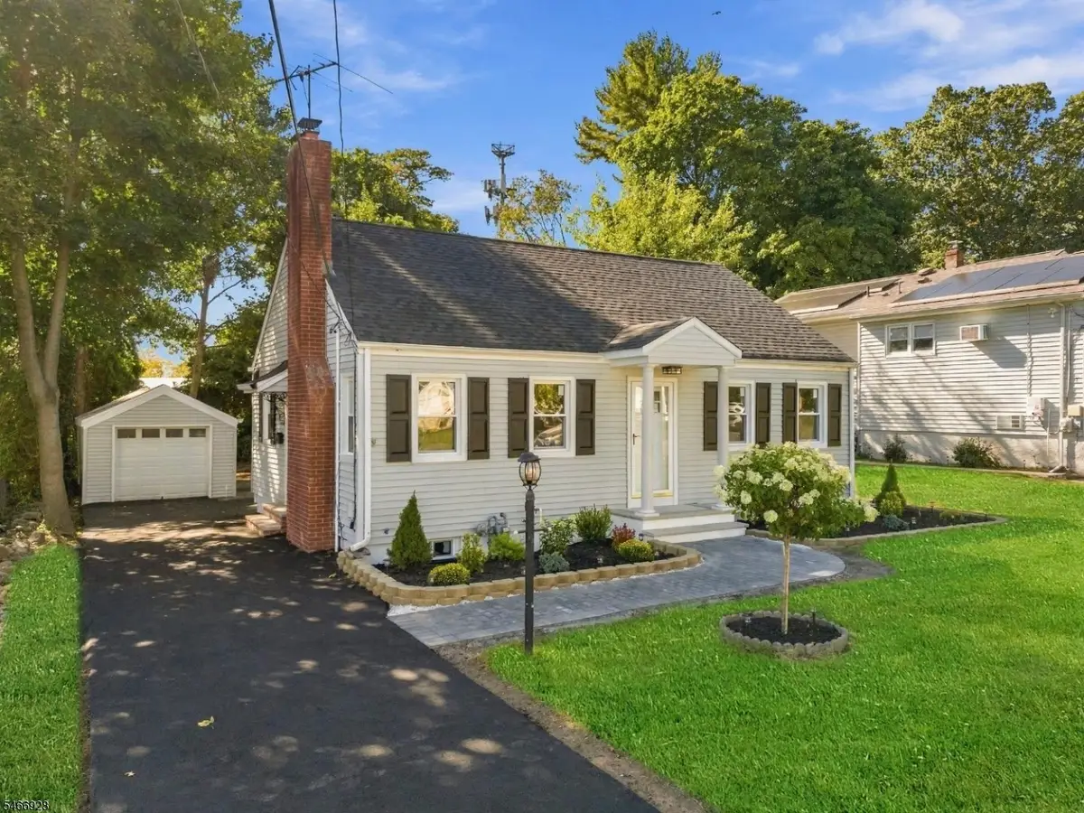 34 Union St, Hawthorne, NJ 07506 - #1