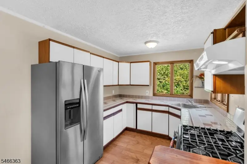 632 Dorothy Ln, Landing, NJ 07850 - #3