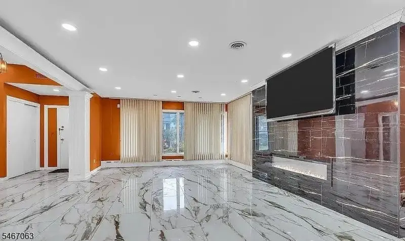 585 Noe Ave, Woodbridge, NJ 07095 - #2