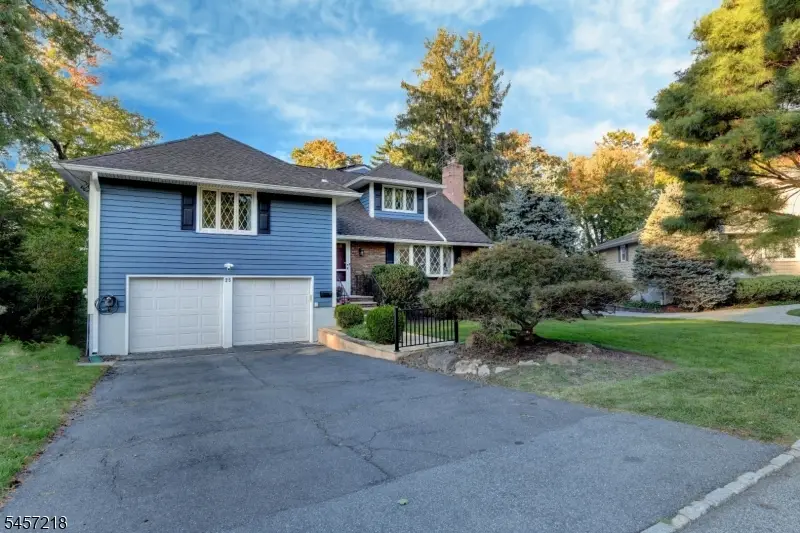 25 Morningside Cir, Little Falls, NJ 07424 - #2