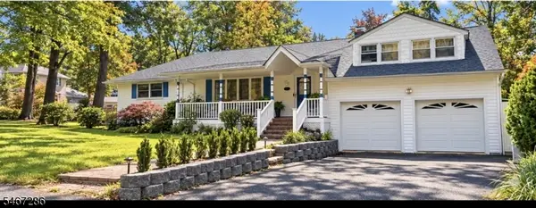 1 Ledgewood Trl, Kinnelon Boro, NJ 07405