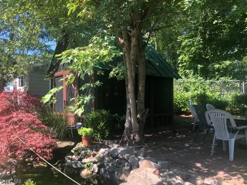 96 Compton St, Belford, NJ 07718 - #2