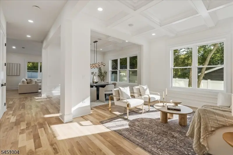 7 Sunset Dr, Millburn, NJ 07041 - #2