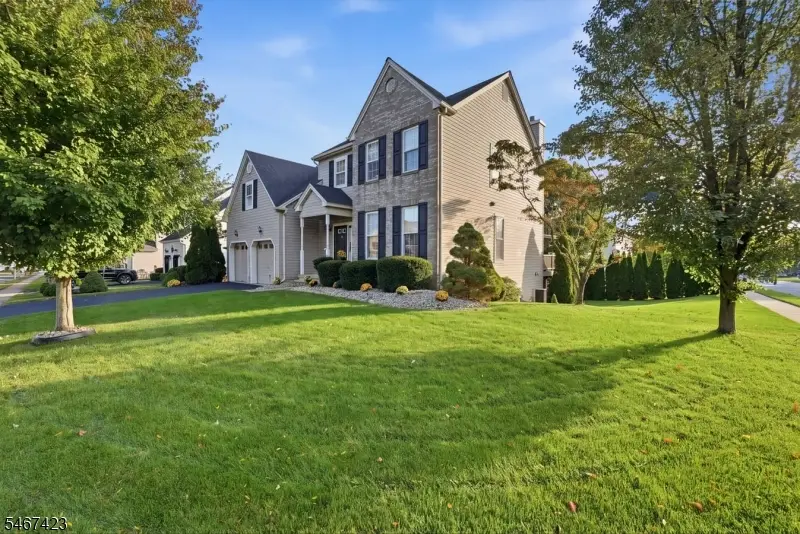 17 Windsor Ln, Lopatcong, NJ 08865 - #2