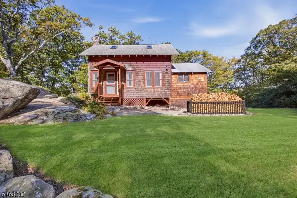 14 Saugtaug Trl, Byram Twp., NJ 07821