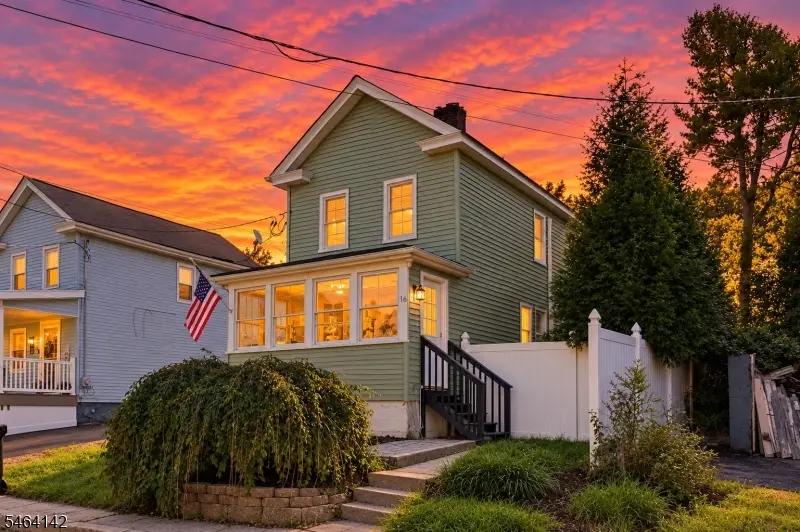16 Green St, Oxford, NJ 07863 - #1