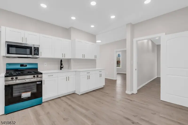 130 19th Ave, Irvington, NJ 07111 - #3