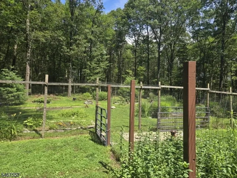 10 Hardwick Rd, Hardwick, NJ 07825 - #2