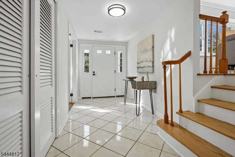 174 Sutton Dr, Berkeley Heights, NJ 07922 - #2