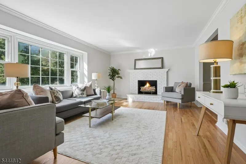 174 Sutton Dr, Berkeley Heights, NJ 07922 - #3