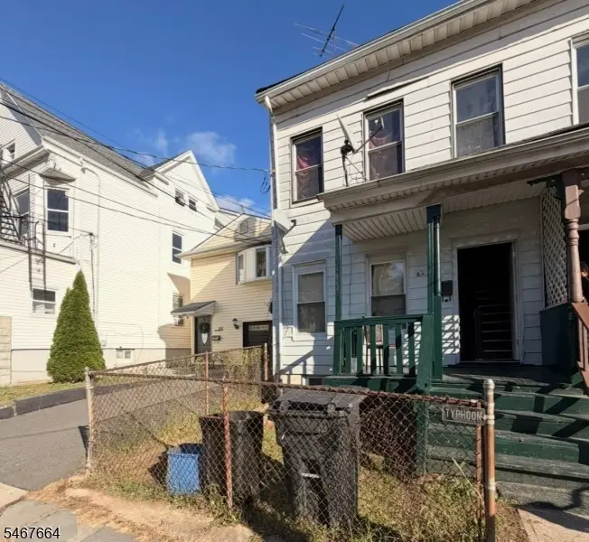 425 Catherine St, Elizabeth, NJ 07201 - #1