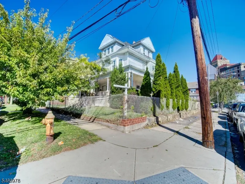 197 Weequahic Ave #2, Newark, NJ 07112 - #1