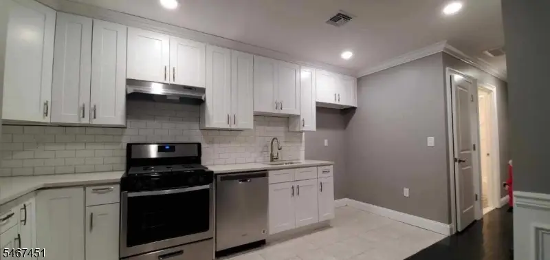 9 Stanton St, Newark, NJ 07114 - #2