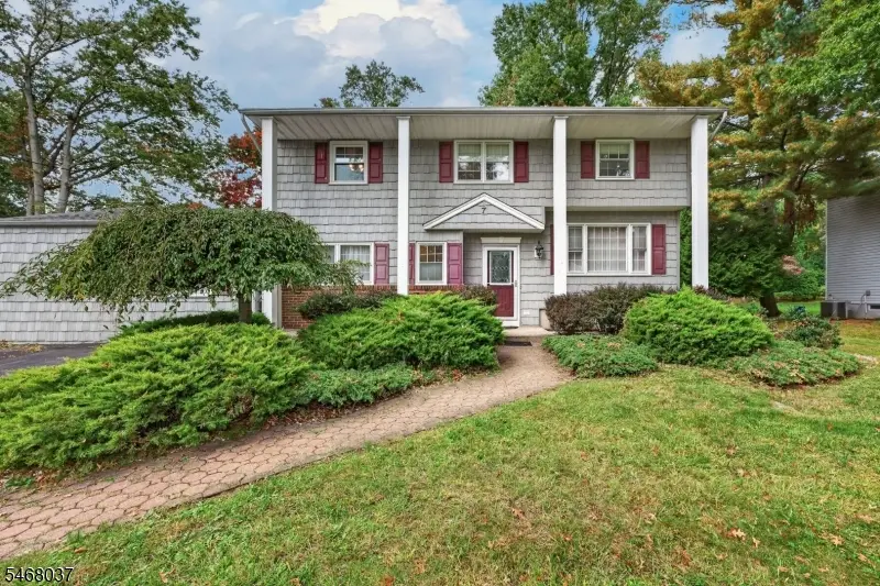 7 Maxal St, Green Brook, NJ 08812 - #1