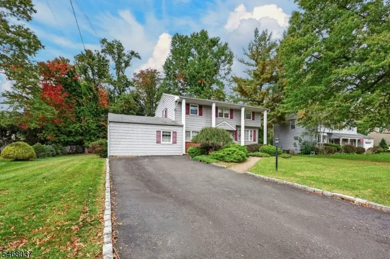 7 Maxal St, Green Brook, NJ 08812 - #3