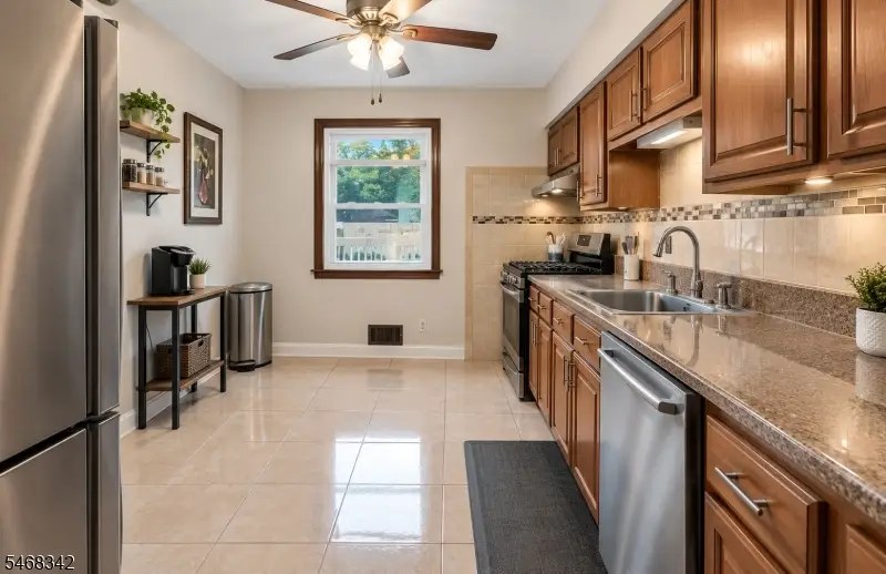 160 Stratton St, Piscataway, NJ 08854 - #3