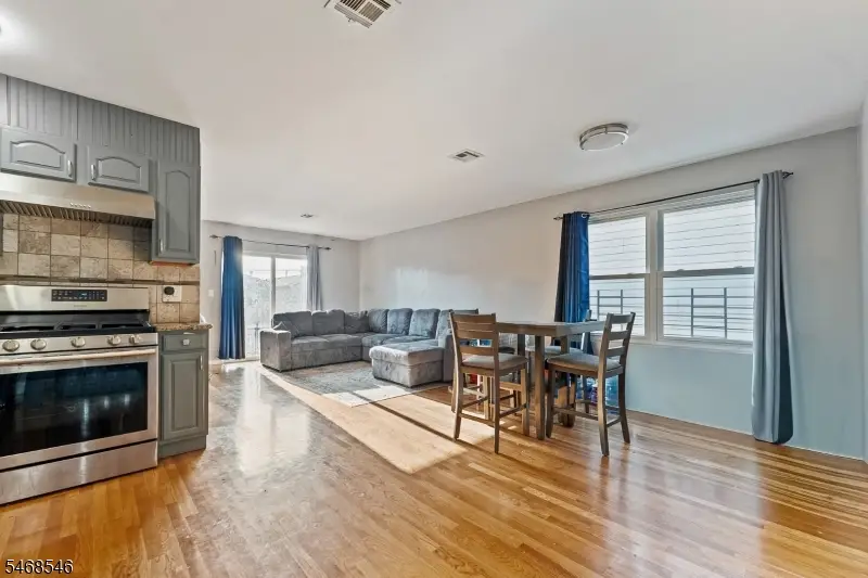 617 Franklin St, Elizabeth, NJ 07206 - #3