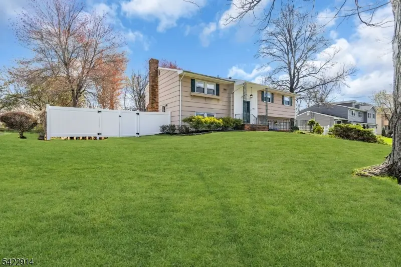 33 Mary Ellen Dr, Edison, NJ 08820 - #2