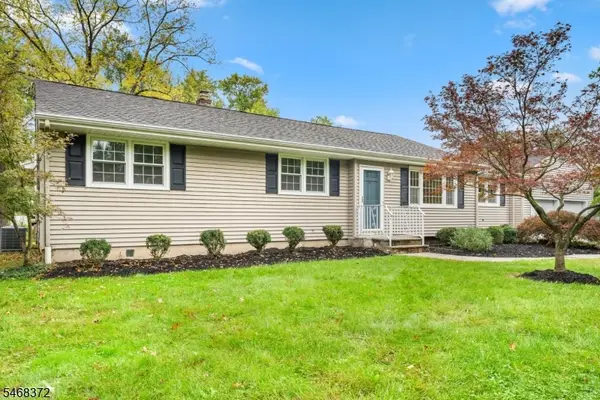 9 Fieldhedge Dr, Hillsborough Twp., NJ 08844