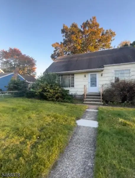 24-08 Arcadia Rd, Fair Lawn, NJ 07410 - #2
