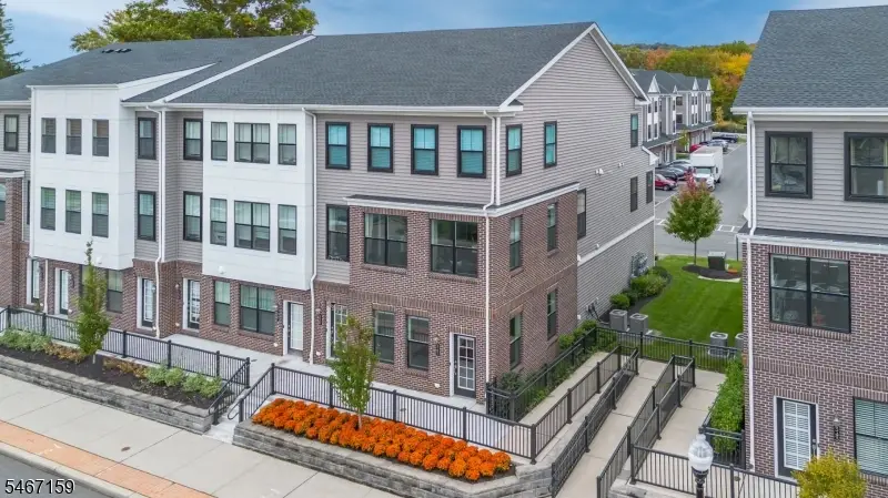 341 Main St, Singac, NJ 07424 - #2