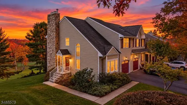28 Pinehurst Dr, Washington Twp., NJ 07882