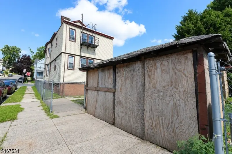 86 Stuyvesant Ave, Newark, NJ 07106 - #2