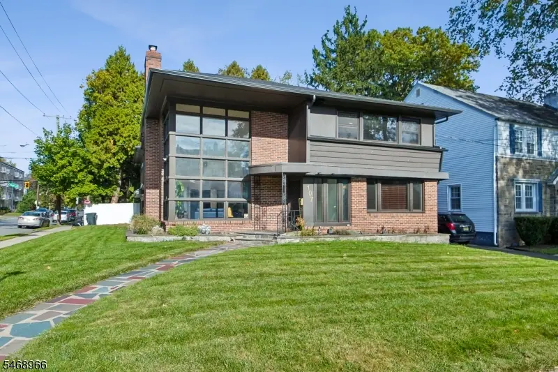 107 Hansbury Ave, Newark, NJ 07112 - #2