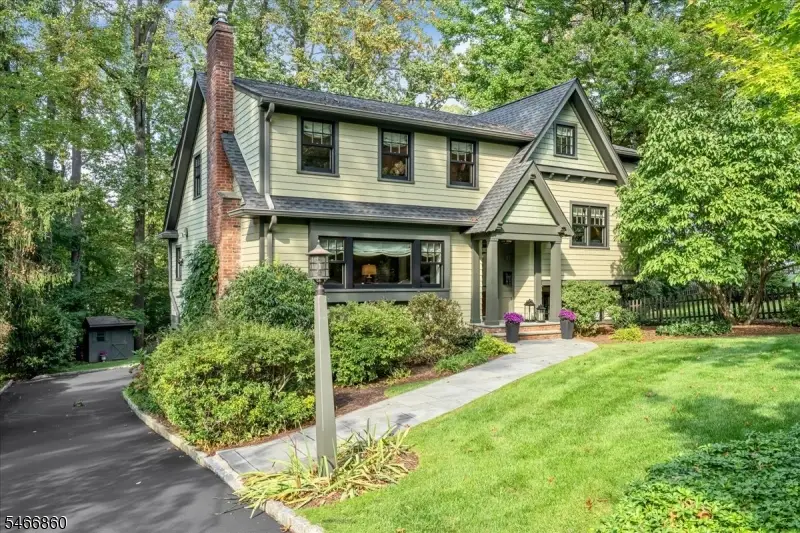 17 Old Oak Dr, New Providence, NJ 07901 - #2