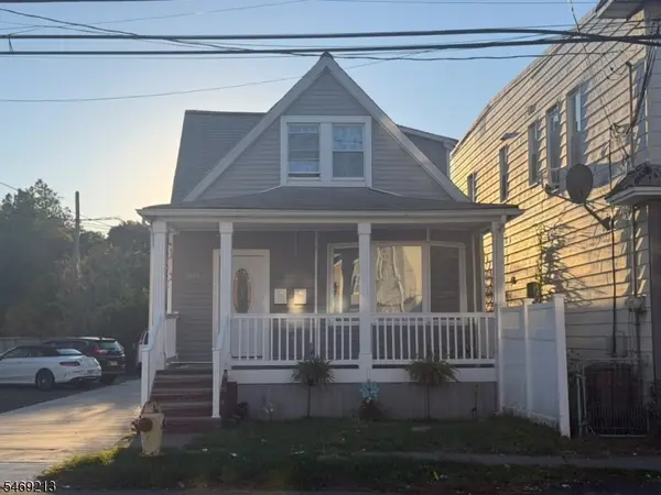 395 River Dr, Garfield City, NJ 07026