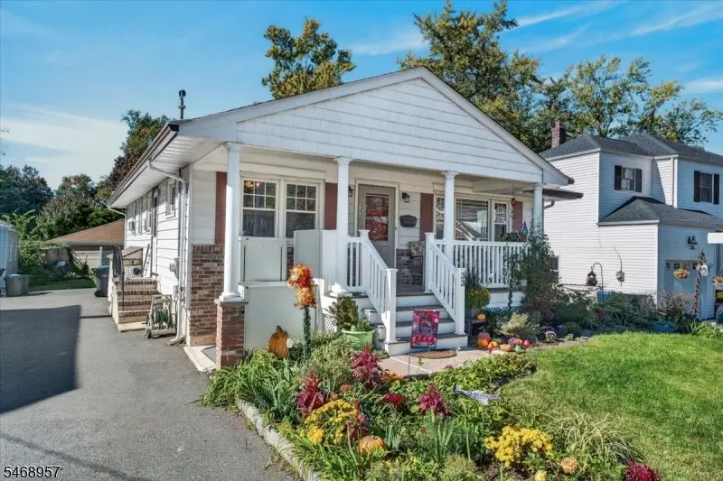 33 Newman St, Metuchen, NJ 08840 - #2